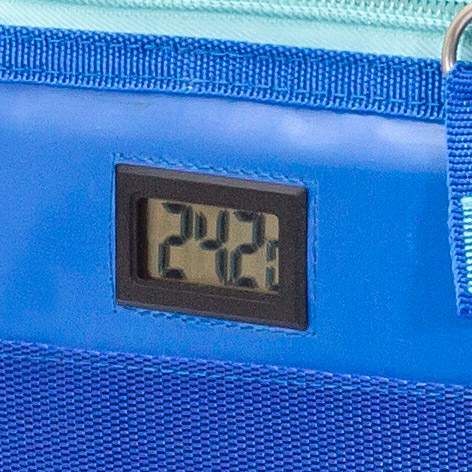 バッグ内の温度がバッグのフロントに表示される