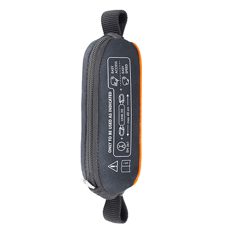 点検しやすいコンパクトなジップポケットが紫外線や摩耗ダメージを防護